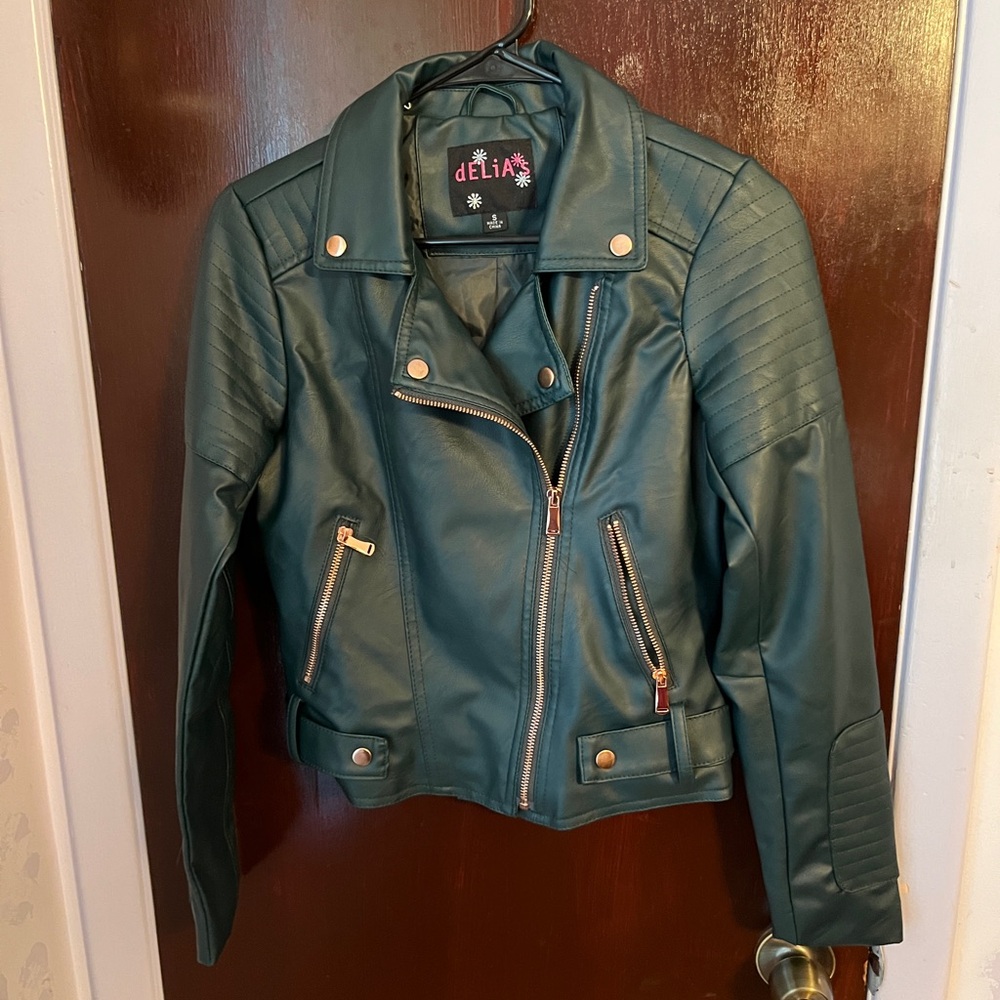 Small Delia’s polyester faux leather cropped green jacket with zippers , pockets